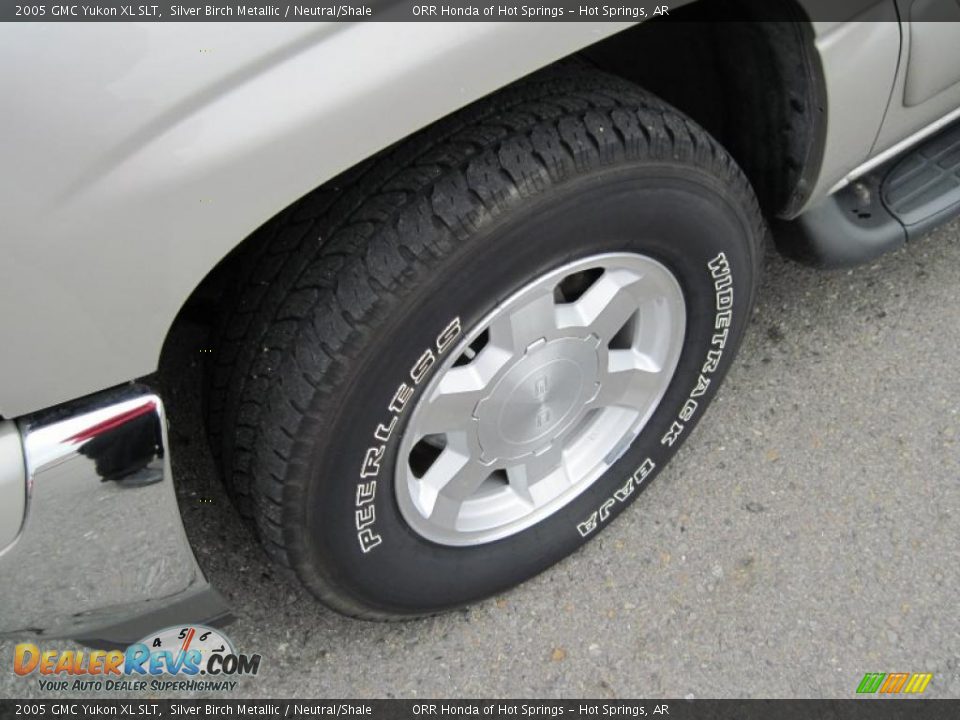 2005 GMC Yukon XL SLT Silver Birch Metallic / Neutral/Shale Photo #9