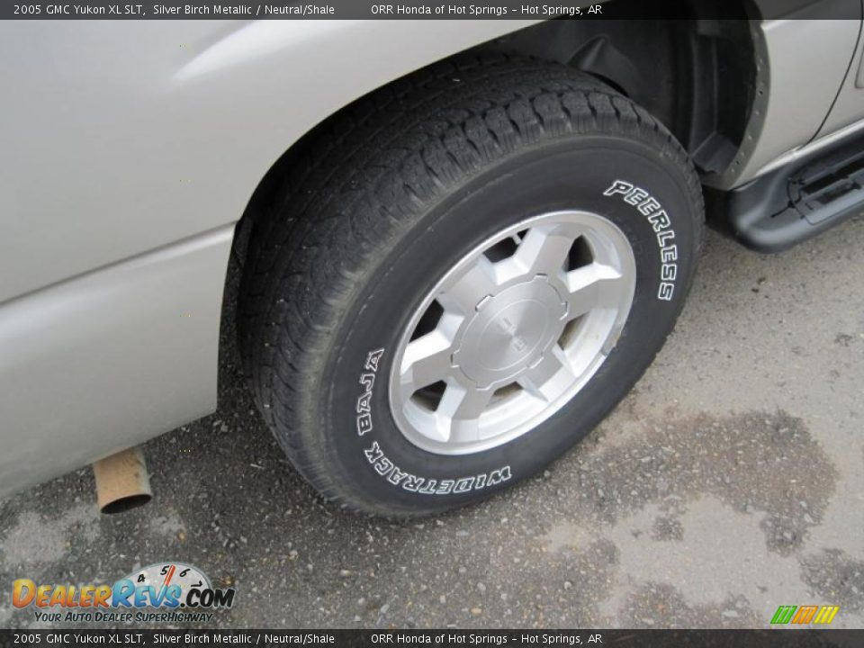 2005 GMC Yukon XL SLT Silver Birch Metallic / Neutral/Shale Photo #11