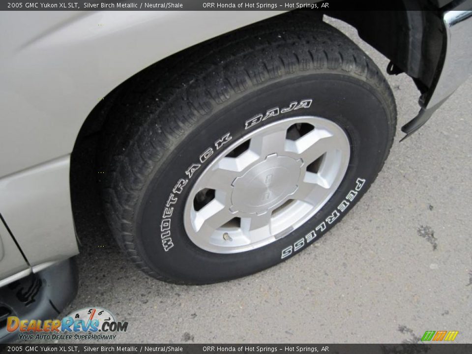 2005 GMC Yukon XL SLT Silver Birch Metallic / Neutral/Shale Photo #12