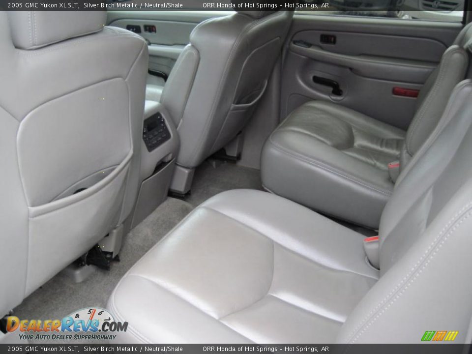 2005 GMC Yukon XL SLT Silver Birch Metallic / Neutral/Shale Photo #14