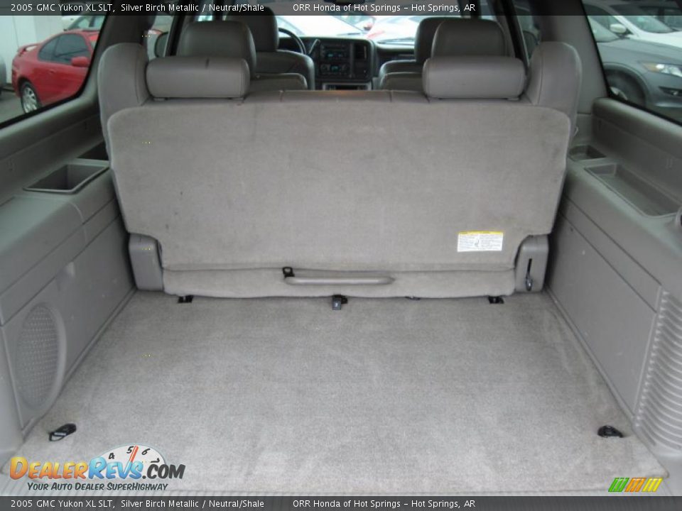 2005 GMC Yukon XL SLT Silver Birch Metallic / Neutral/Shale Photo #15