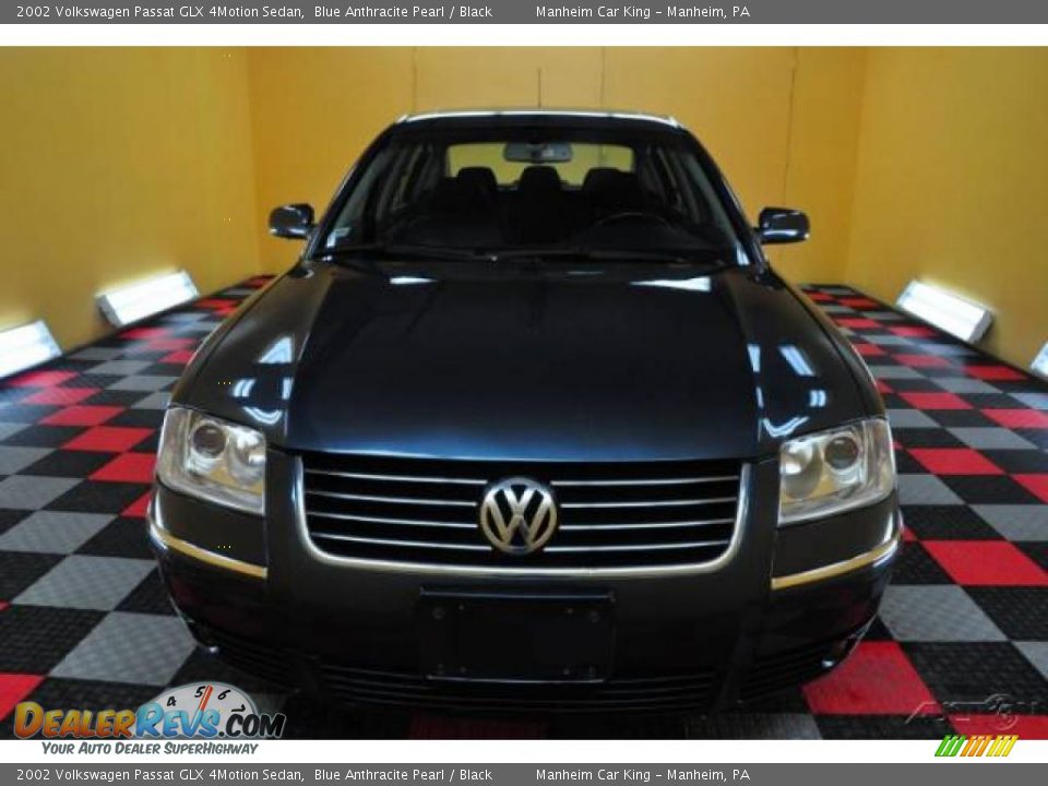 2002 Volkswagen Passat GLX 4Motion Sedan Blue Anthracite Pearl / Black Photo #2