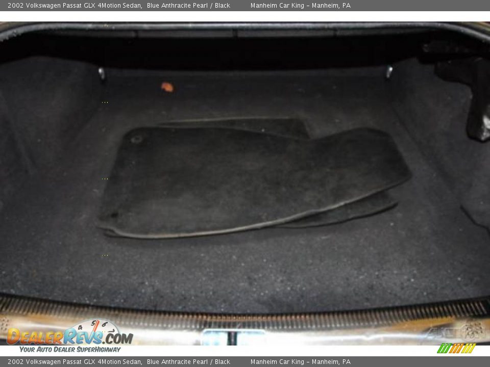 2002 Volkswagen Passat GLX 4Motion Sedan Blue Anthracite Pearl / Black Photo #15