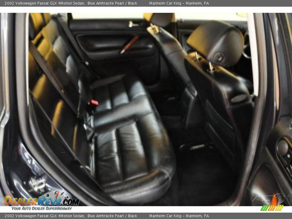 2002 Volkswagen Passat GLX 4Motion Sedan Blue Anthracite Pearl / Black Photo #16