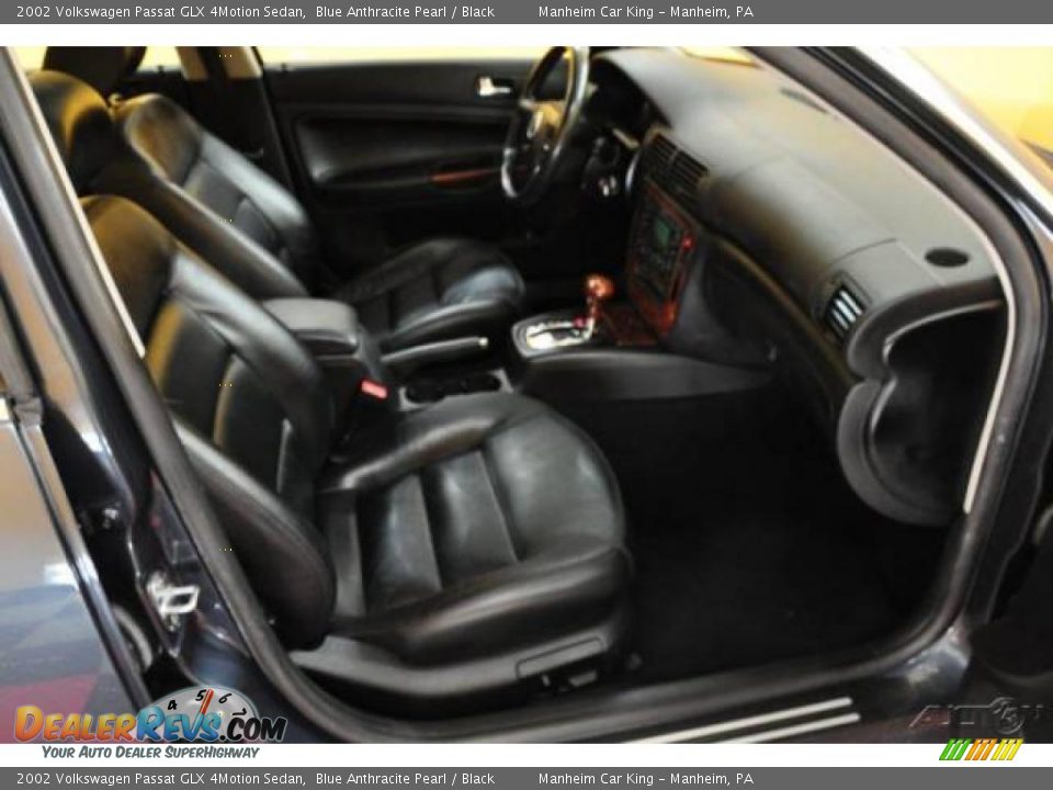 2002 Volkswagen Passat GLX 4Motion Sedan Blue Anthracite Pearl / Black Photo #17