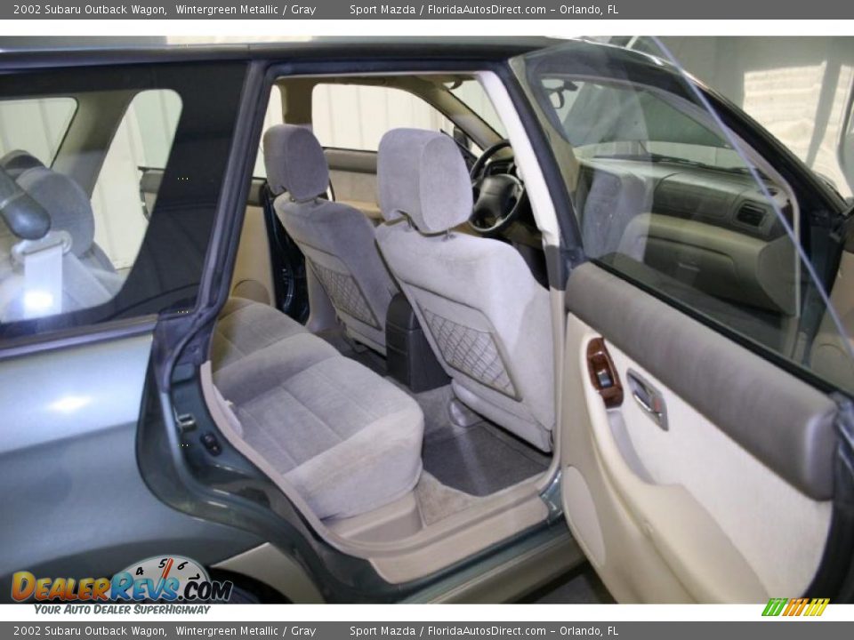 2002 Subaru Outback Wagon Wintergreen Metallic / Gray Photo #10