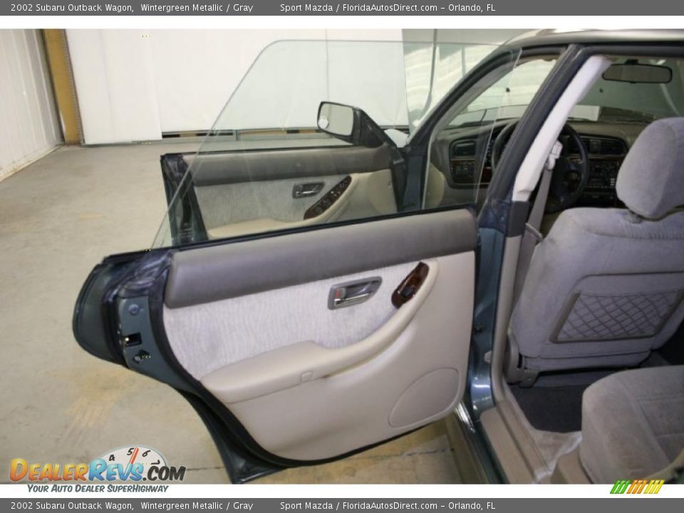 2002 Subaru Outback Wagon Wintergreen Metallic / Gray Photo #24