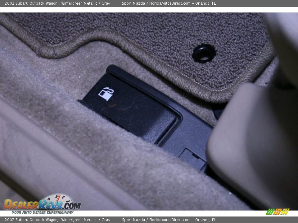 2002 Subaru Outback Wagon Wintergreen Metallic / Gray Photo #35