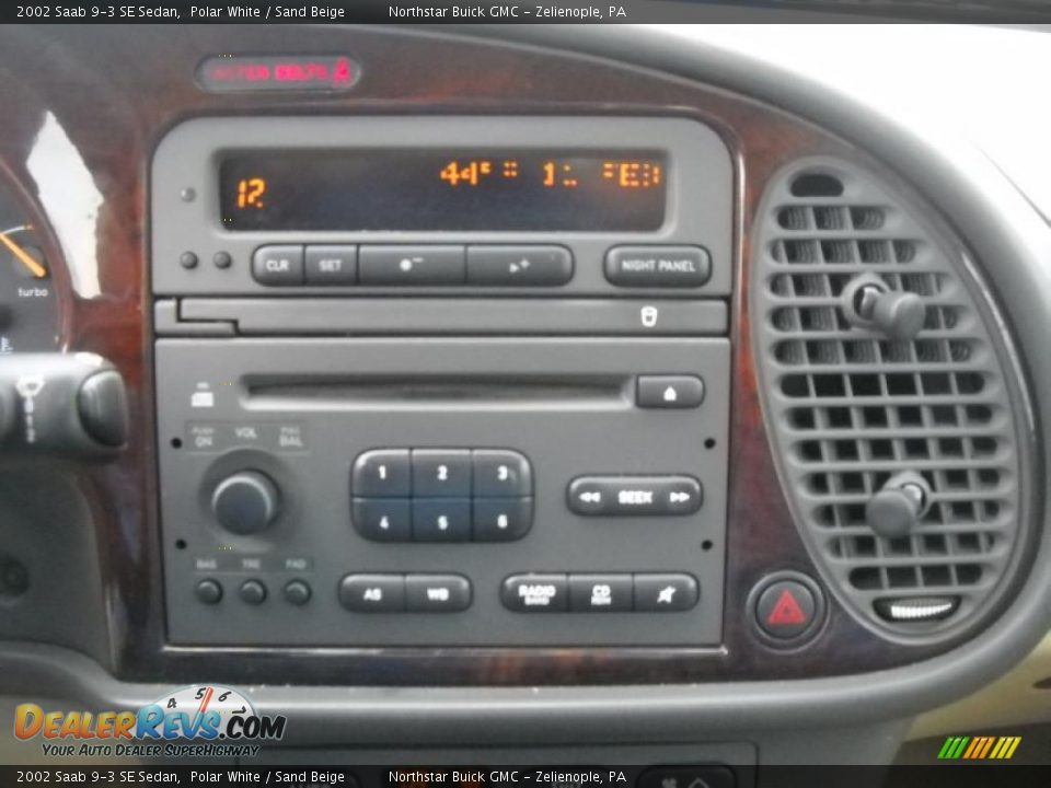 2002 Saab 9-3 SE Sedan Polar White / Sand Beige Photo #17