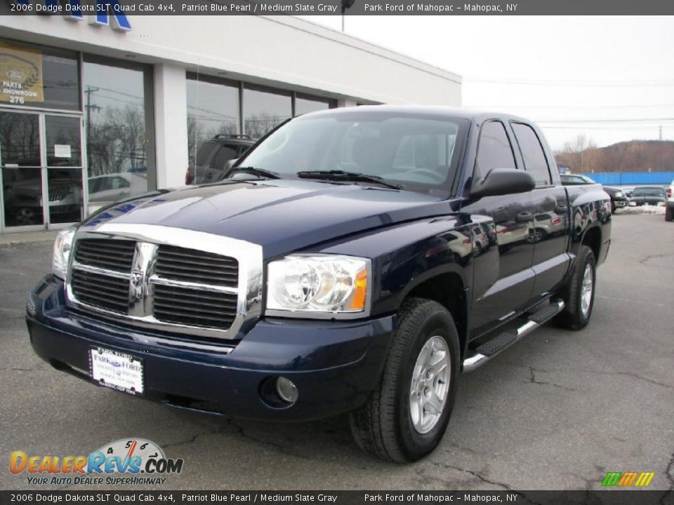 2006 Dodge Dakota SLT Quad Cab 4x4 Patriot Blue Pearl / Medium Slate Gray Photo #1