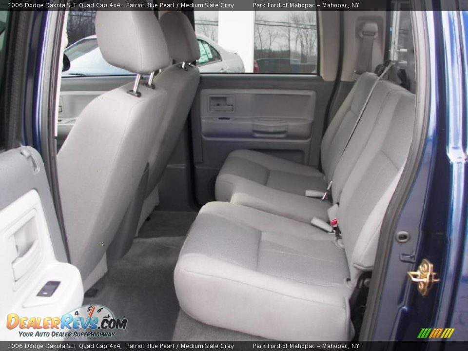 2006 Dodge Dakota SLT Quad Cab 4x4 Patriot Blue Pearl / Medium Slate Gray Photo #6