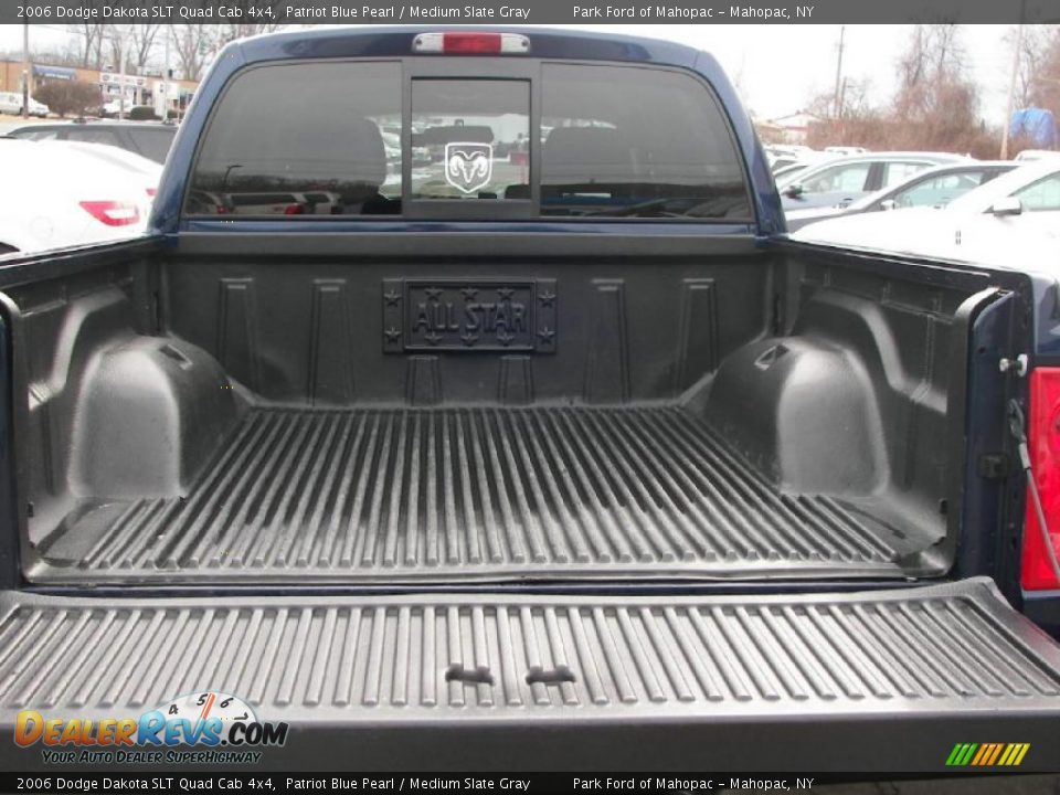 2006 Dodge Dakota SLT Quad Cab 4x4 Patriot Blue Pearl / Medium Slate Gray Photo #7