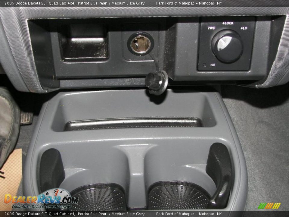2006 Dodge Dakota SLT Quad Cab 4x4 Patriot Blue Pearl / Medium Slate Gray Photo #16