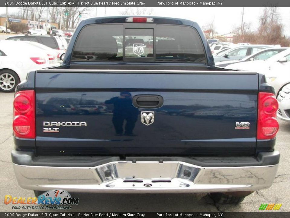 2006 Dodge Dakota SLT Quad Cab 4x4 Patriot Blue Pearl / Medium Slate Gray Photo #22