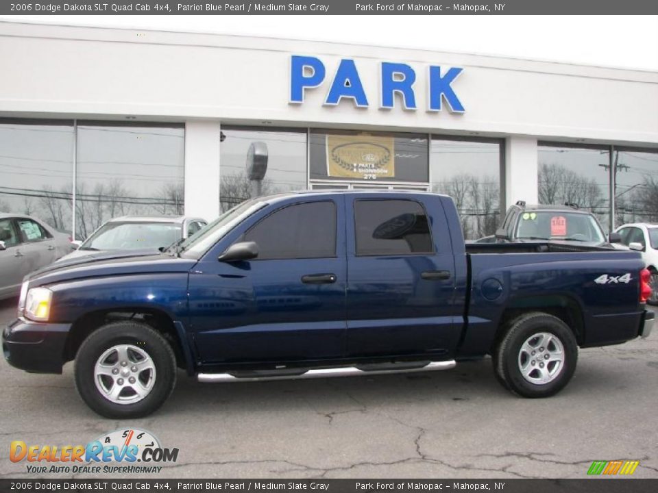 2006 Dodge Dakota SLT Quad Cab 4x4 Patriot Blue Pearl / Medium Slate Gray Photo #23