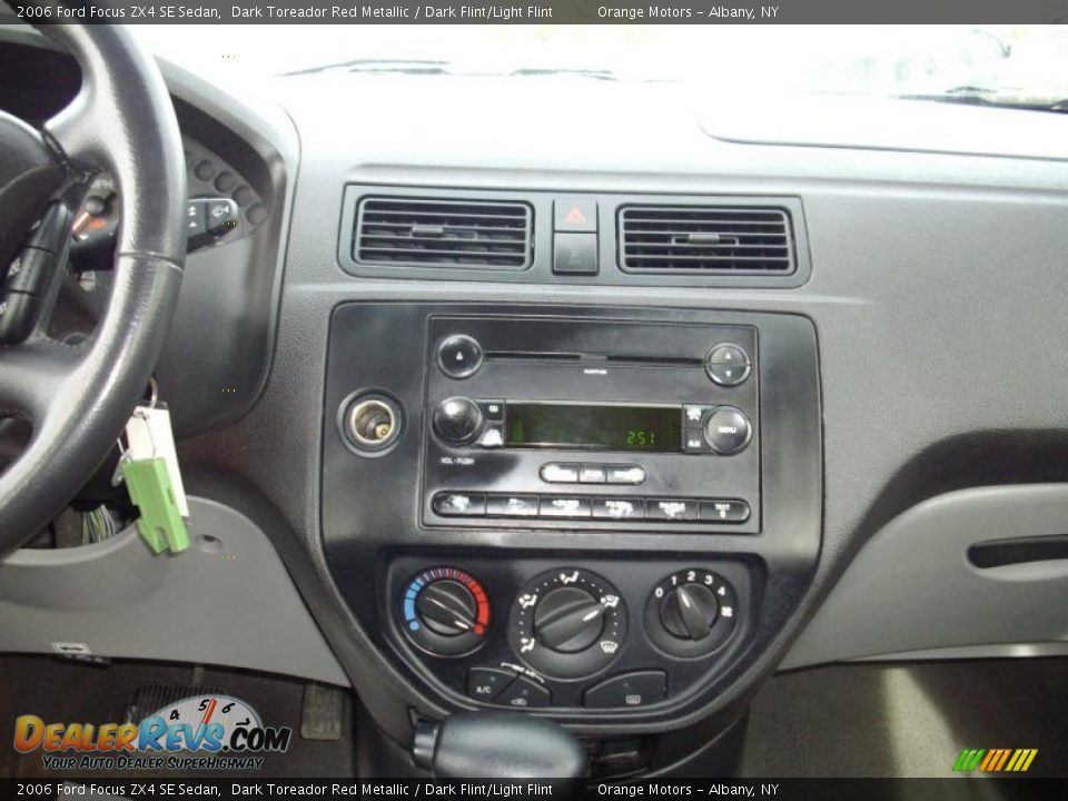 2006 Ford Focus ZX4 SE Sedan Dark Toreador Red Metallic / Dark Flint/Light Flint Photo #7