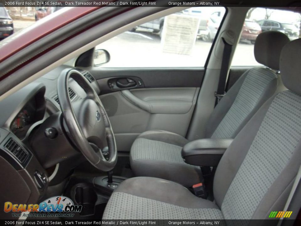 2006 Ford Focus ZX4 SE Sedan Dark Toreador Red Metallic / Dark Flint/Light Flint Photo #9