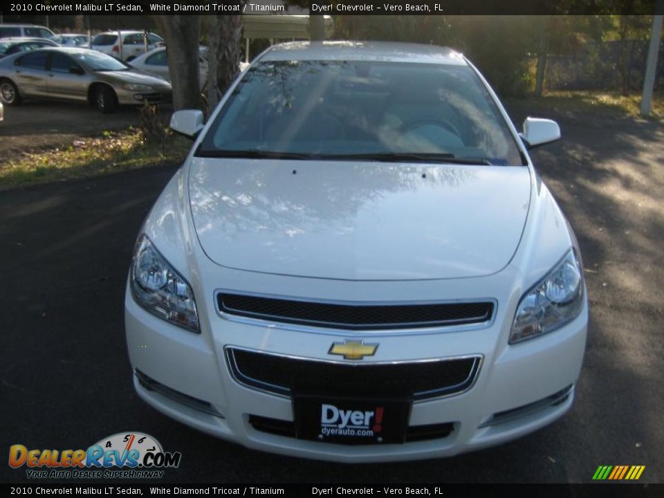 2010 Chevrolet Malibu LT Sedan White Diamond Tricoat / Titanium Photo #2
