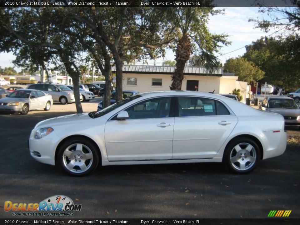 2010 Chevrolet Malibu LT Sedan White Diamond Tricoat / Titanium Photo #3