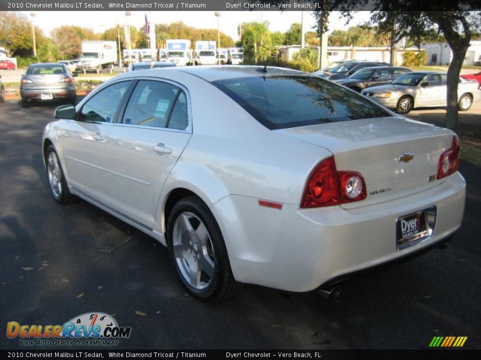 2010 Chevrolet Malibu LT Sedan White Diamond Tricoat / Titanium Photo #4