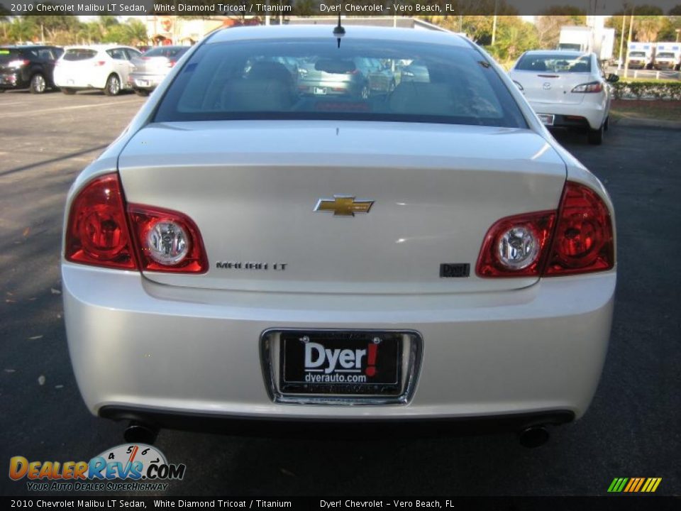 2010 Chevrolet Malibu LT Sedan White Diamond Tricoat / Titanium Photo #5