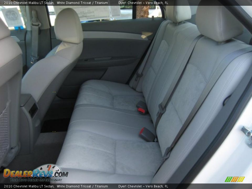 2010 Chevrolet Malibu LT Sedan White Diamond Tricoat / Titanium Photo #7