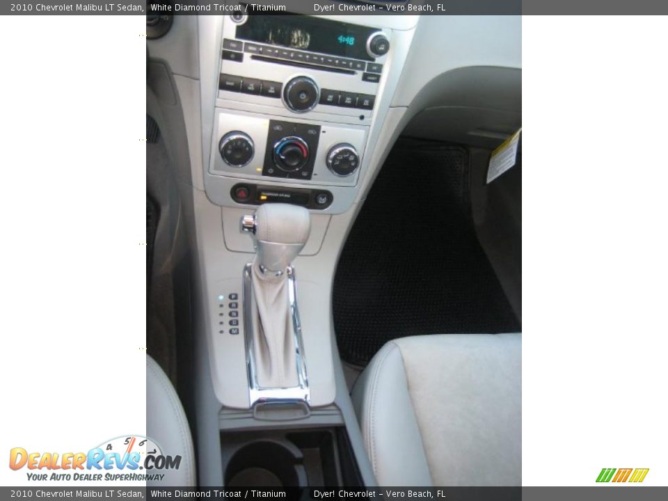 2010 Chevrolet Malibu LT Sedan White Diamond Tricoat / Titanium Photo #11