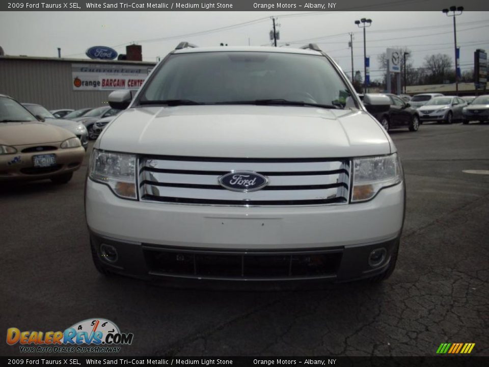 2009 Ford Taurus X SEL White Sand Tri-Coat Metallic / Medium Light Stone Photo #4