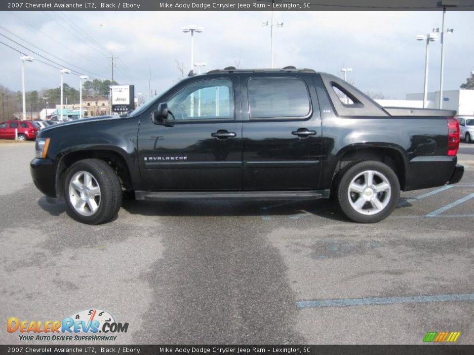 2007 Chevrolet Avalanche LTZ Black / Ebony Photo #2