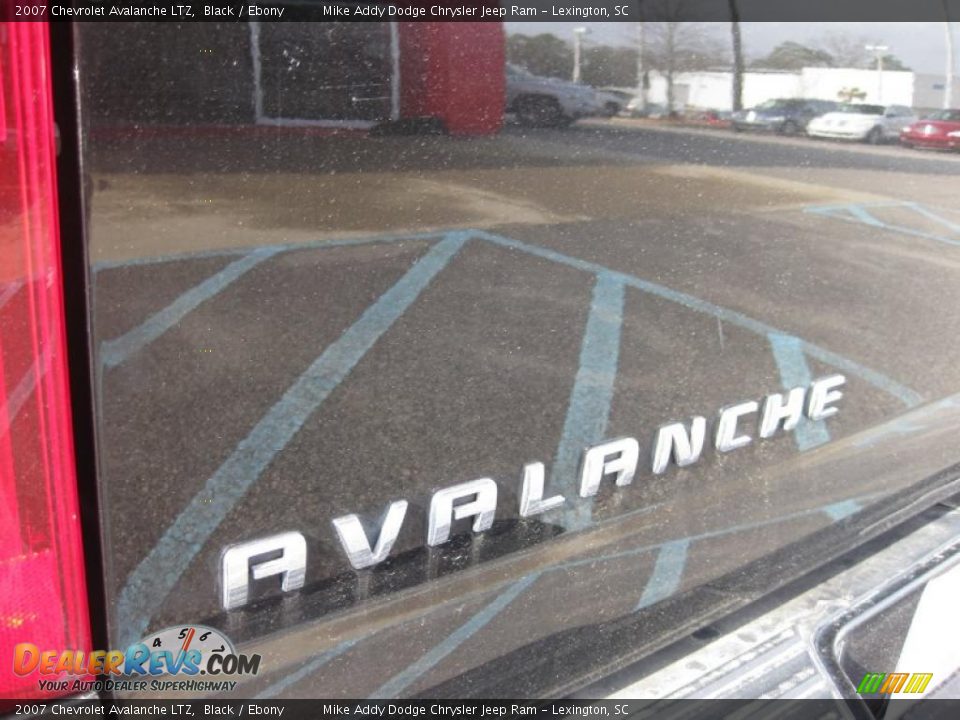 2007 Chevrolet Avalanche LTZ Black / Ebony Photo #3