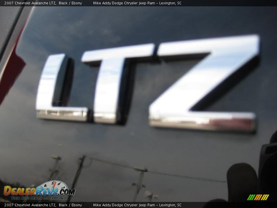 2007 Chevrolet Avalanche LTZ Black / Ebony Photo #5