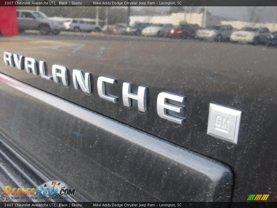 2007 Chevrolet Avalanche LTZ Black / Ebony Photo #6