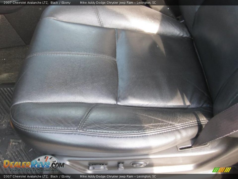 2007 Chevrolet Avalanche LTZ Black / Ebony Photo #9