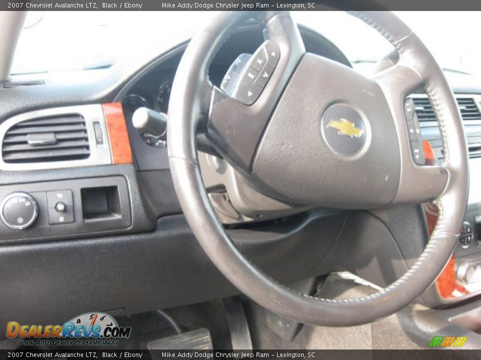 2007 Chevrolet Avalanche LTZ Black / Ebony Photo #10