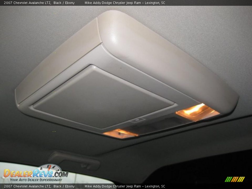 2007 Chevrolet Avalanche LTZ Black / Ebony Photo #12