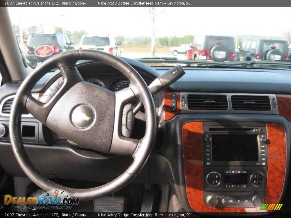 2007 Chevrolet Avalanche LTZ Black / Ebony Photo #16
