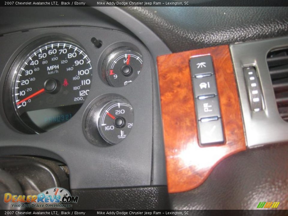2007 Chevrolet Avalanche LTZ Black / Ebony Photo #22
