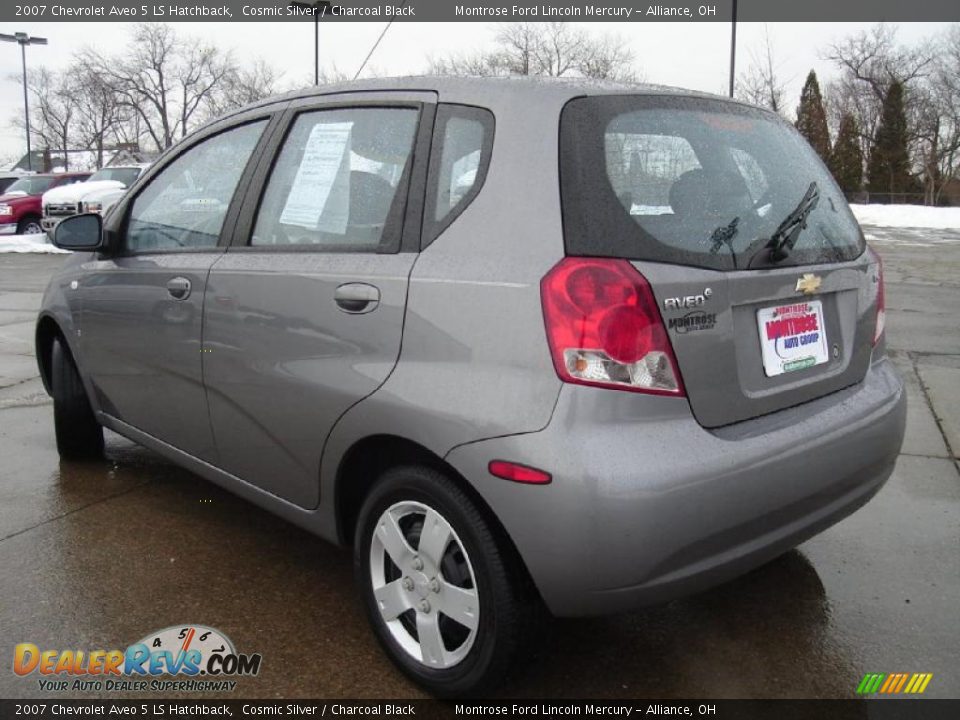 2007 Chevrolet Aveo 5 LS Hatchback Cosmic Silver / Charcoal Black Photo #2
