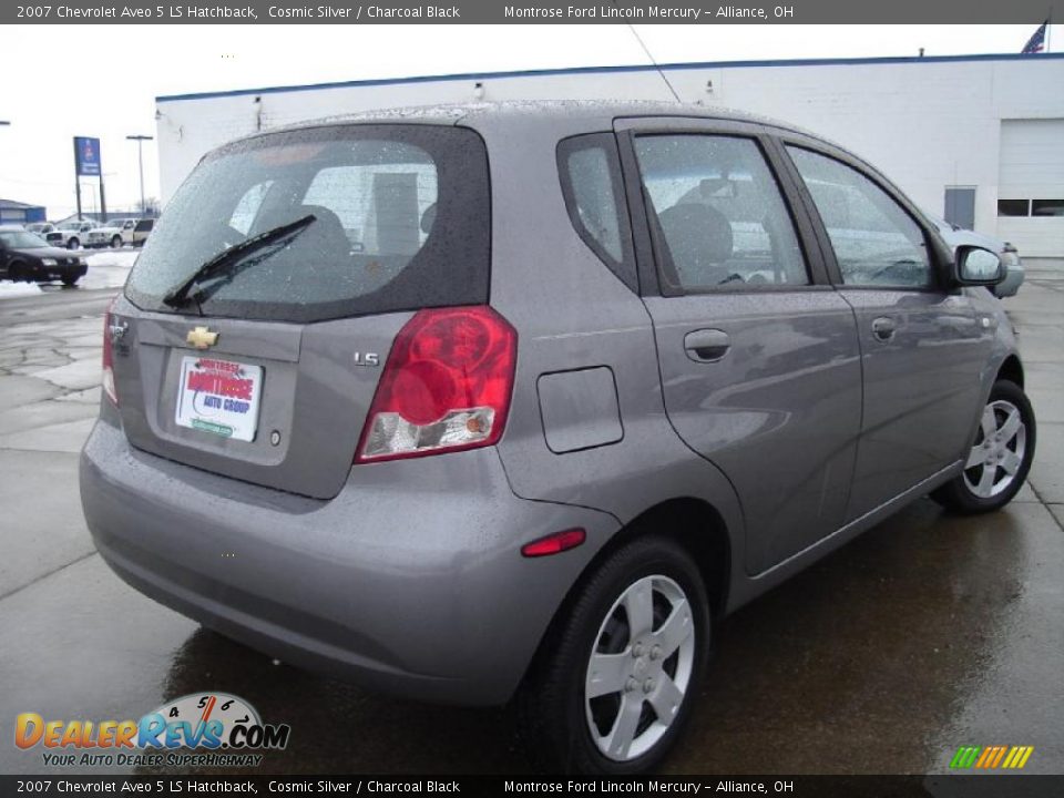 2007 Chevrolet Aveo 5 LS Hatchback Cosmic Silver / Charcoal Black Photo #4
