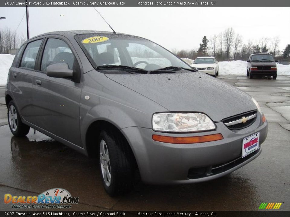 2007 Chevrolet Aveo 5 LS Hatchback Cosmic Silver / Charcoal Black Photo #6