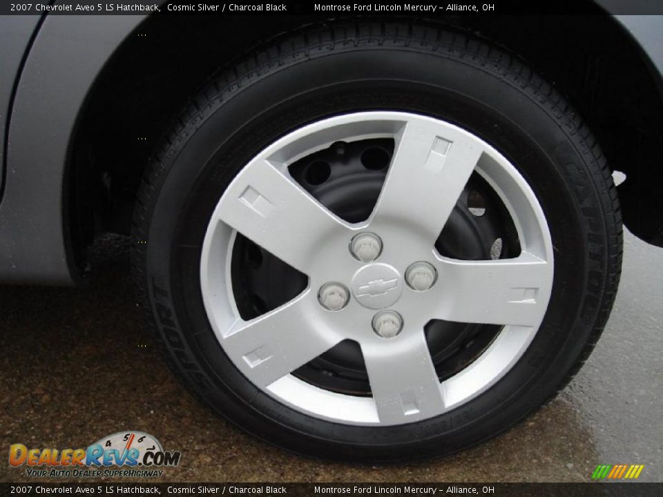 2007 Chevrolet Aveo 5 LS Hatchback Cosmic Silver / Charcoal Black Photo #10