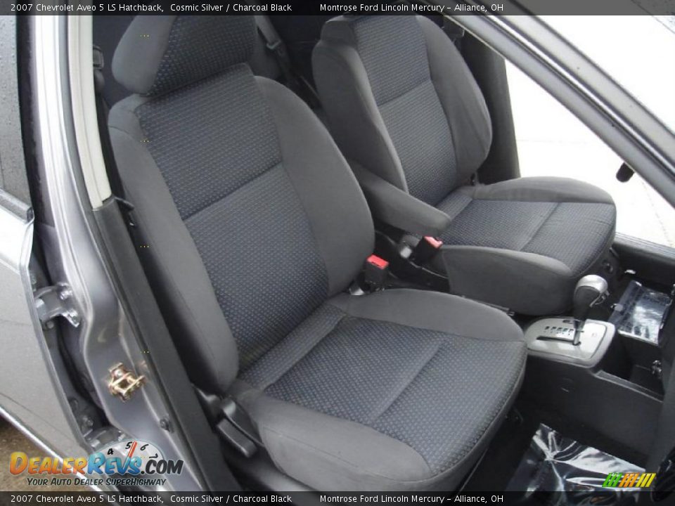 2007 Chevrolet Aveo 5 LS Hatchback Cosmic Silver / Charcoal Black Photo #12