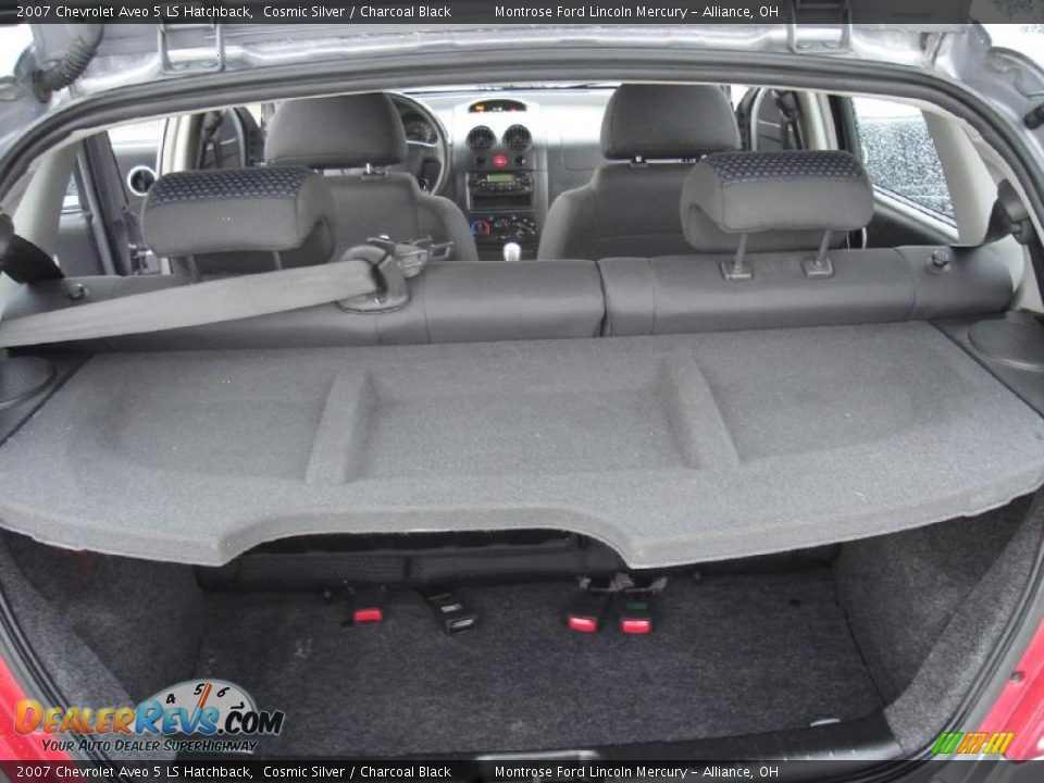 2007 Chevrolet Aveo 5 LS Hatchback Cosmic Silver / Charcoal Black Photo #16