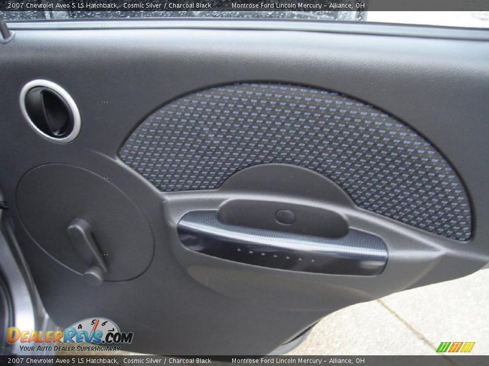 2007 Chevrolet Aveo 5 LS Hatchback Cosmic Silver / Charcoal Black Photo #17