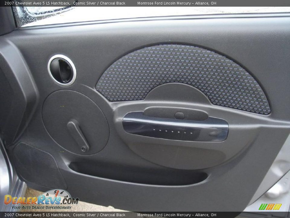 2007 Chevrolet Aveo 5 LS Hatchback Cosmic Silver / Charcoal Black Photo #18