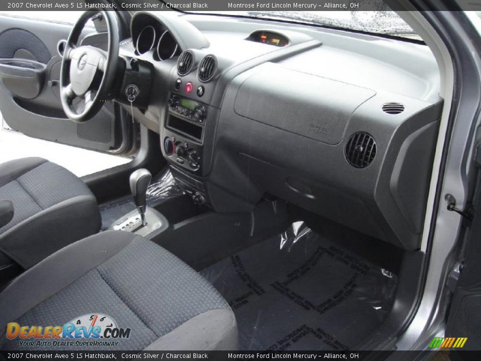 2007 Chevrolet Aveo 5 LS Hatchback Cosmic Silver / Charcoal Black Photo #19
