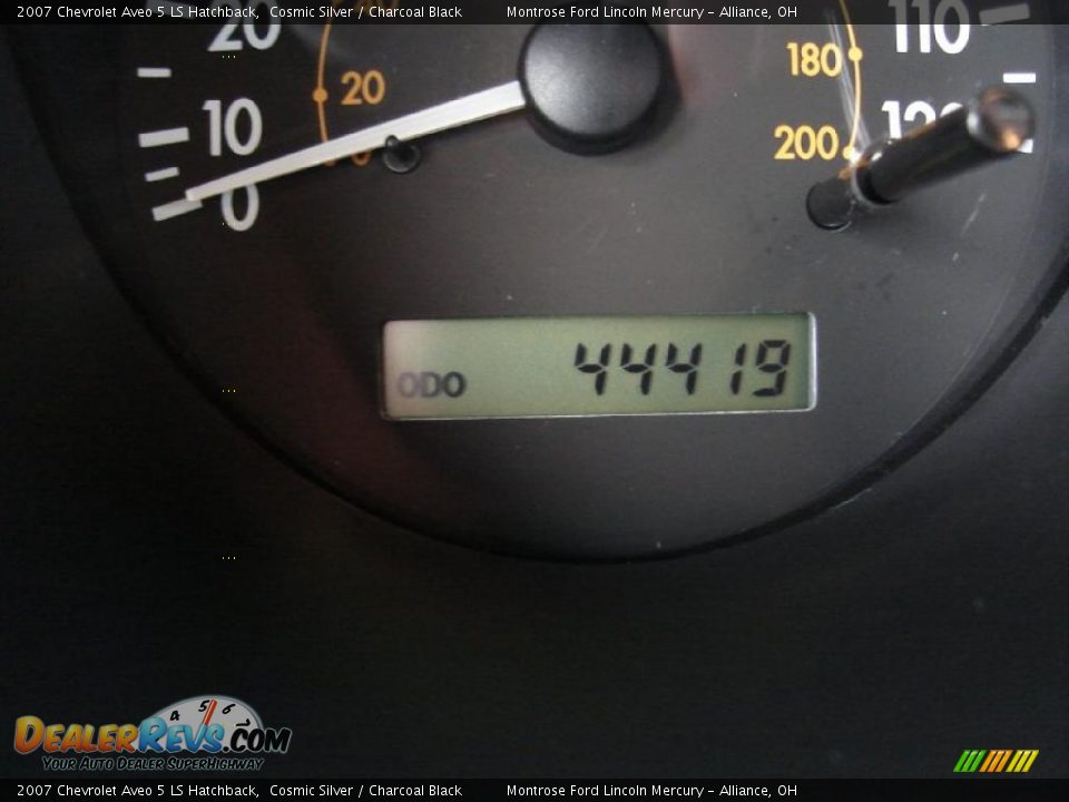 2007 Chevrolet Aveo 5 LS Hatchback Cosmic Silver / Charcoal Black Photo #23