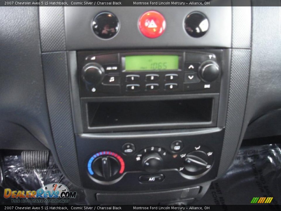 2007 Chevrolet Aveo 5 LS Hatchback Cosmic Silver / Charcoal Black Photo #26
