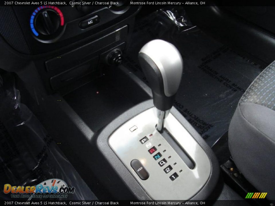 2007 Chevrolet Aveo 5 LS Hatchback Cosmic Silver / Charcoal Black Photo #27