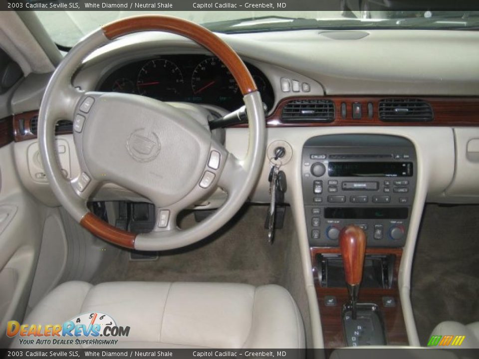 2003 Cadillac Seville SLS White Diamond / Neutral Shale Photo #13